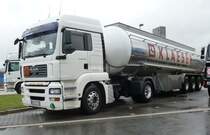 KLAESER Spedition ein MAN TGA LX in wei blankem Tanksattelauflieger 22_01_2012 in Herten