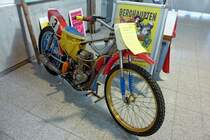 Grasbahnrennmaschine der tschechischen Firma Jawa, 1-Zyl.Motor mit 500ccm und 65PS, Baujahr 1979, ausgestellt zur Automobil 2012 in Freiburg, Feb.2012