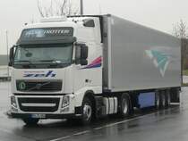 Volvo FH 500 mit Khlauflieger von  Europalogistik Zeh  auf der Rastanlage  Kammersteiner Land  an der A6, 23.12.2011