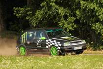 Bild 2/2) Golf III GTI verliert seinen Frontspoiler auf der FTE Rally Ebern 2011 WP4.