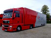 MAN TGX18.480 einer TV-Produktion legt in Ried einen Zwischenstopp ein; 111105