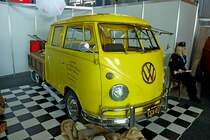 VW T1, als  Post-Bulli , ausgestellt zur Automobil 2012 in Freiburg, Feb.2012