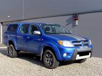 TOYOTA-HILUX, kann seine Energie leider noch nicht aus der(oben angebrachten) Steckdose beziehen; 120205