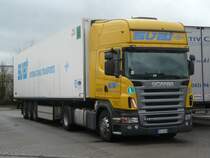 Scania R420 mit Khlauflieger von  svat  aus Italien auf dem Rasthof Wrnitz, 01.01.2012