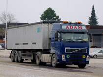 VOLVO FH12 420 am Weg zur n�chsten Ladestelle;  120128