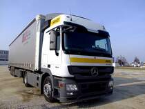 ACTROS1844 von HERTZ wartet auf seinen Beladungstermin; 120129