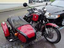 BMW-Beiwagenmaschinengespann trotzt dem Regenwetter;100529