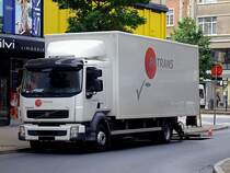 VOLVO FL-240 bei der Warenanlieferung in Antwerpen; 110831