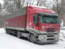 Iveco Stralis 500 von  Arcese  aus der Slowakei abgestellt in Nrnberg, 09.02.2012