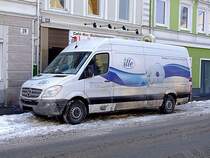 MB-Sprinter im Einsatz fr Sauberkeit u. Hygiene htte wohl auch selbst mal eine Reinigung ntig; 120210