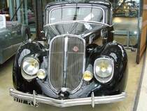 Frontansicht eines restaurierungsbedrftigen Panhard & Levassor Dynamic Berline. 1936 - 1940. Classic Remise Dsseldorf am 26.02.2012.