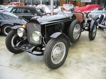 Packard Rennwagen. Aufgenommen am 26.02.2012 in der Classic Remise Dsseldorf. Es war leider nirgendwo eine Beschreibung zu sehen. Der Wagen ist mit argentinischen Kennzeichen der Provinz Buenos Aires versehen. Ich vermute, das es sich um einen Langstrechenrennwagen auf Basis des Packard 840 Coupes handelt. Eigenbau Rennwagen waren in den 1930´er und 1940´er Jahren, gerade in Argentinien, sehr beliebt. WER WEISS NHERES. BITTE KOMMENTIEREN!