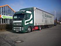 Ein Volvo Sattelzug im Gewerbegebiet Sassnitz am 25.02.2012