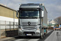 MB Actros mit Pritschenauflieger in Euskirchen - 20.02.2012