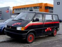 VW-T4 dient einer Stammtischgemeinschaft als fahrbarer Untersatz; 120122