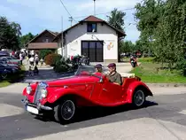 MG TF trifft bei der Oldtimerveranstaltung in M�nsteuer ein; 110814