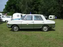 Limousine Wartburg 353 W der Volkspolizei aus dem ehem. Bezirk Schwerin, beim 13. Perleberger Oldtimer- und Milit�rfahrzeugtreffen, Flugplatz Perleberg 10.07.2011