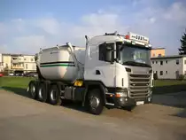 Scania G480 4-Achser Asphaltbirne von Sudy Trans parkte am 23.3.2012 in Leibnitz.