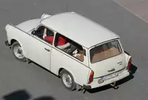 23.3.2012 Trabant 601 S Kombi auf einem Parkplatz in Zepernick / Panketal. Auf dem R�cksitz: Werner. Kennzeichen unkenntlich gemacht.