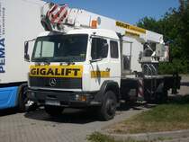 Diesen Mercedes-LKW habe ich am 22.05.2008 an einer Tankstelle an der B96 fotografiert.