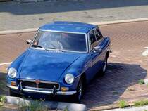 MG(B);rechtgesteuert parkiert entlang einer Gracht in Amsterdam; 110903