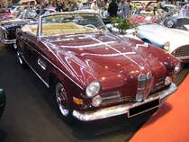 BMW 503 Cabriolet. 1956 - 1959. Der Entwurf dieses Reisesportwagens stammt genau wie der BMW 507 aus der Hand von Albrecht Graf Goertz. Der V8-motor hat einen Hubraum von 3.168 cm und leistet 140 PS. Es wurden insgesamt nur 273 503 Coupes und 139 Cabriolets produziert. Das 503 Cabriolet war das erste deutsche Auto mit einem elektrischen Verdeck. Techno Classica am 25.03.2012.