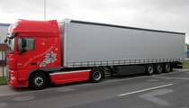 DAF  XF 105.460  Planen-Sattelzug am 31.03.2012 im Emsland. 
