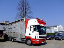 SCANIA 420 124L mit Viehtransportaufbau; 120325