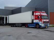 Volvo FH 12 Khlsattelzug am 25.06.2007 in Padborg/Danmark