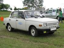 Limousine Wartburg 353 S aus der Hansestadt Stralsund vom Kombinat -OSTSEETRANS- als TAXI eingesetzt beim Oldtimertreffen in Gnoien 25.06.2011