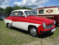 Limousine Wartburg 311 (1000) aus dem Landkreis Demmin beim Oldtimertreffen in Gnoien 25.06.2011