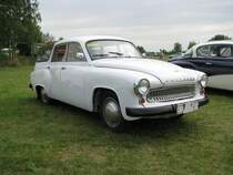 Kombi Wartburg 311  Turist  aus dem Landkreis Prignitz beim 13. Perleberger Oldtimer- und Militrfahrzeugtreffen, Flugplatz Perleberg 10.07.2011