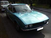 Fiat Dino Coupe. 1966 - 1972. Das Modell Dino war ein  Sondermodell  zum einhundertsten Geburtstag von Giovanni Agnelli (Signore Fiat). Es gab zwei Karosserievarianten: Coupe gezeichnet von Bertone und Spider gezeichnet von Pininfarina. Der Motor war grundstzlich ein V6-motor und konnte mit 1.988 cm Hubraum (160 PS) oder 2.418 cm Hubraum (180 PS) geordert werden. Oldtimertreffen Kokerei Zollverein am 01.04.2012.