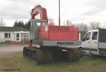 Poclain-Bagger auer Dienst, Franzburg 4.4.2012, Rckansicht