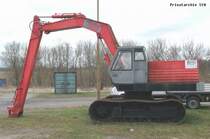 Poclain-Bagger auer Dienst, Franzburg 4.4.2012, Seitenansicht