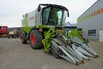 Claas Lexion 620 mit Maismhwerk in Transportstellung, Mrz 2012