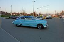 schnen Oldtimer, gerade noch erwischt auf einem Parkplatz bei Freiburg, leider keine Daten, April 2012