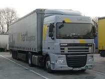 DAF XF 105.460 von Hartl / Rumnien auf der Rastanlage Leipheim an der A8, 18.03.2012