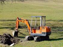 Minibagger PEL-Job EB16; nach einem Bagger-Versuch;120317