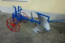 sch�n restaurierter 1-Schar-Drehpflug f�r Zugtiere, April 2012