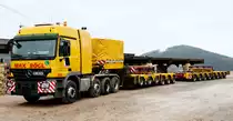 DB-Schweertransport-Zugmaschine. Dieses Fahrzeug transportierte Br�ckenteile aus Bayern auf die Baustelle der Autobahnr�cke Nuttlar. Die Transporte waren nichs sonderlich schwer, aber sehr breit und teilweise auch hoch. 