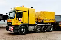 DB-Schweertransport-Zugmaschine. Dieses Fahrzeug transportierte Br�ckenteile aus Bayern auf die Baustelle der Autobahnr�cke Nuttlar. Die Transporte waren nichs sonderlich schwer, aber sehr breit und teilweise auch hoch. 