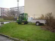 Rasentraktor in Sassnitz am 11.04.2012