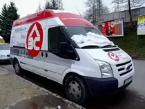 FORD-Transit mit Schneemaske auf der Windschutzscheibe; 120408