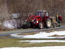 IHC im Bayerischen Wald beim Holzsammeln; 120326