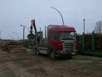 Pause f�r diesen polnischen SCANIA,am 12.April 2012,auf der Ladestra�e in Bergen/R�gen. 