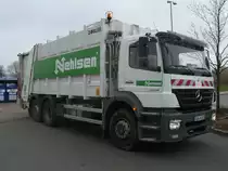 R�gener M�llabfuhr mit einem Mercedes im Einsatz,am 13.April 2012,in Bergen/R�gen.