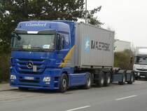 MB Actros MP3 1841 mit Containerauflieger von  Glandorf  im N�rnberger Hafengebiet, 04.04.2012