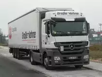 MB Actros MP3 1841 von  Gro�e Vehne M�nchengladbach  abgestellt im N�rnberger Hafengebiet, 04.04.2012