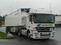 MB Actros MP3 1844 Kipper von  Marne Fret  aus Frankreich pausiert auf der Rastanlage Kammersteiner Land, 05.04.2012